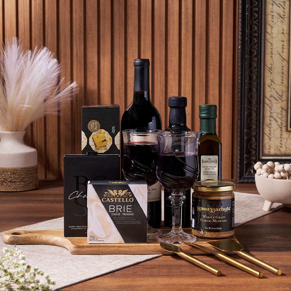 Wine Basket Featuring Brie Cheese – how the gift is presented