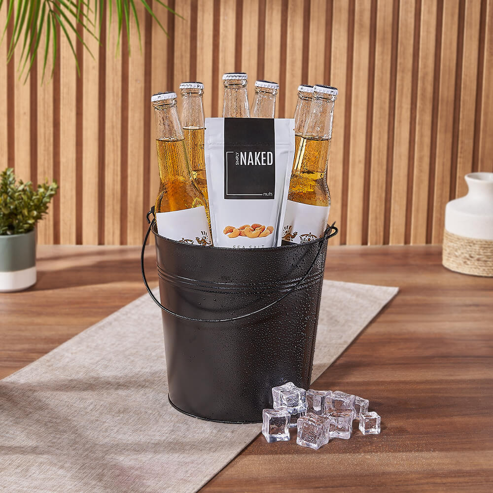Beer and Cashews Gift Bucket – how the gift is presented