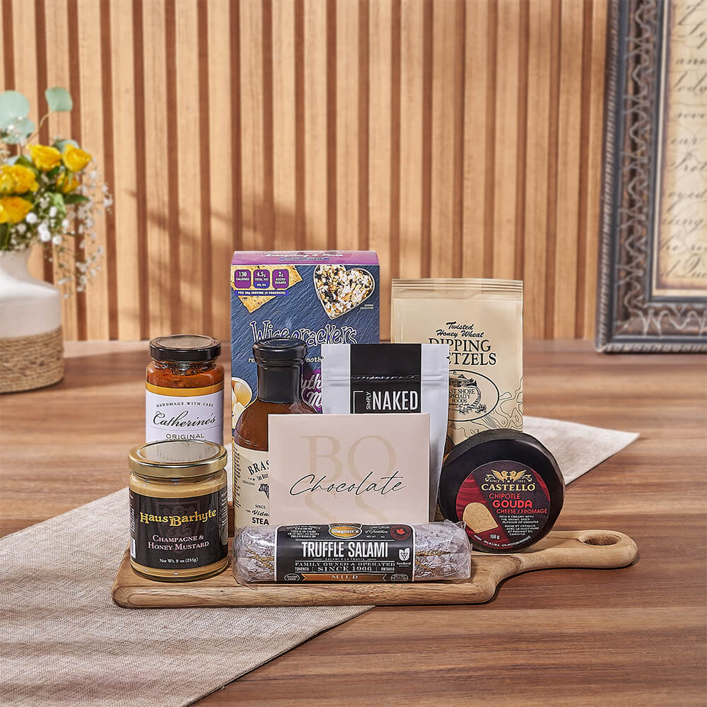Gourmet Wooden Serving Board Gift – how the gift is presented
