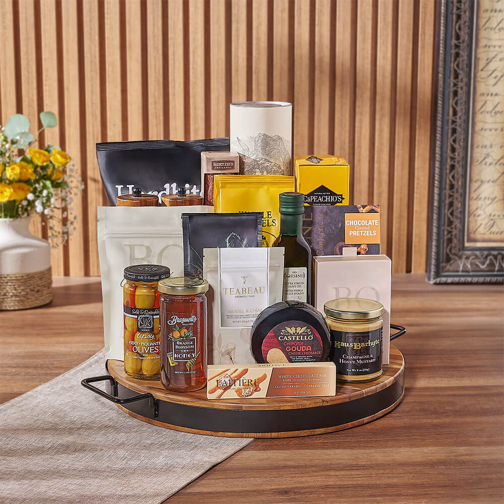 Whiskey and Artisan Delights Gift Basket – how the gift is presented