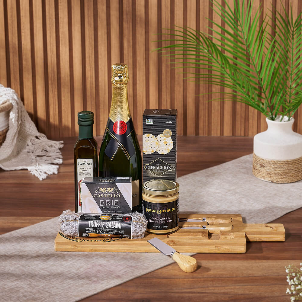 Sparkling Wine Brie and Truffle Basket – how the gift is presented