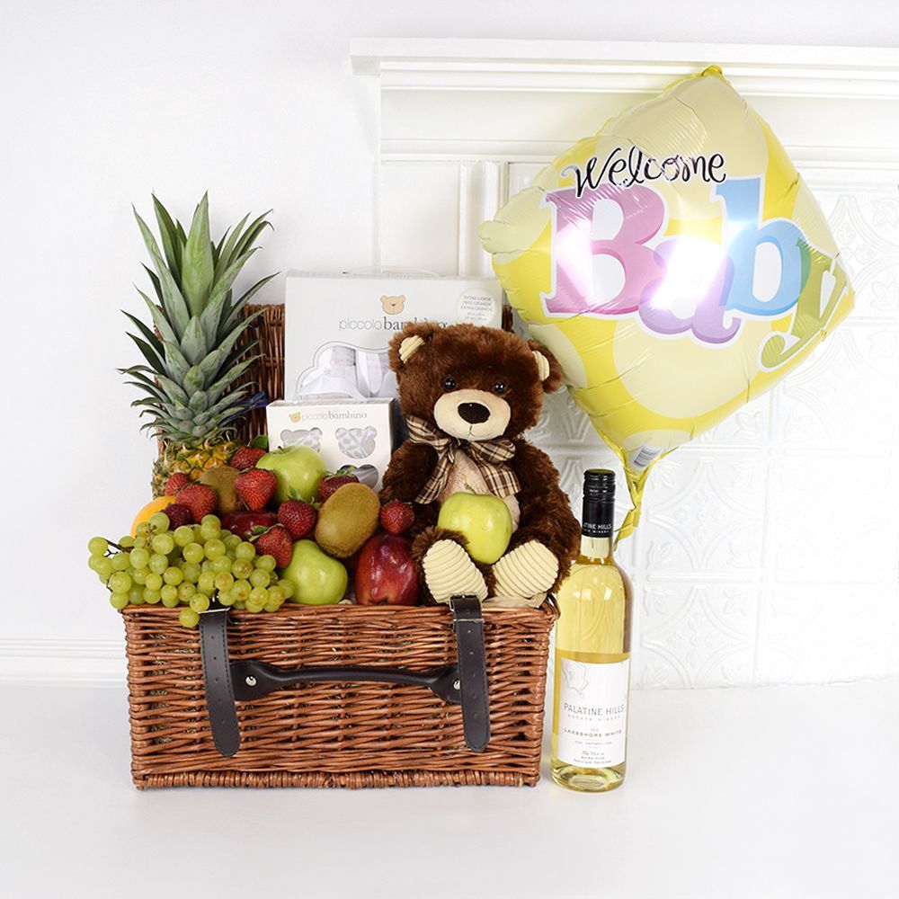 Wine Basket with Assorted Fruit – how the gift is presented