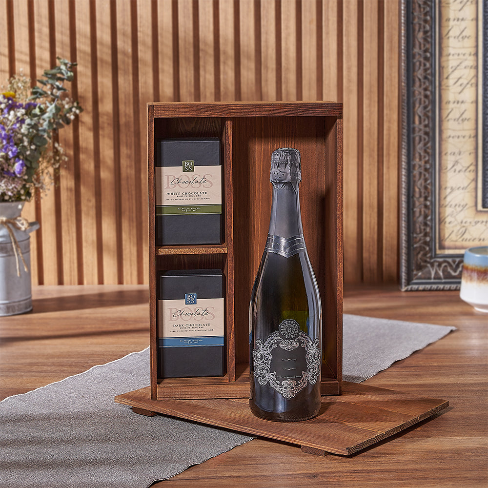 Wooden Decanter Box Gift with Kosher Sparkling Wine and Boss Chocolate Pairing – how the gift is presented
