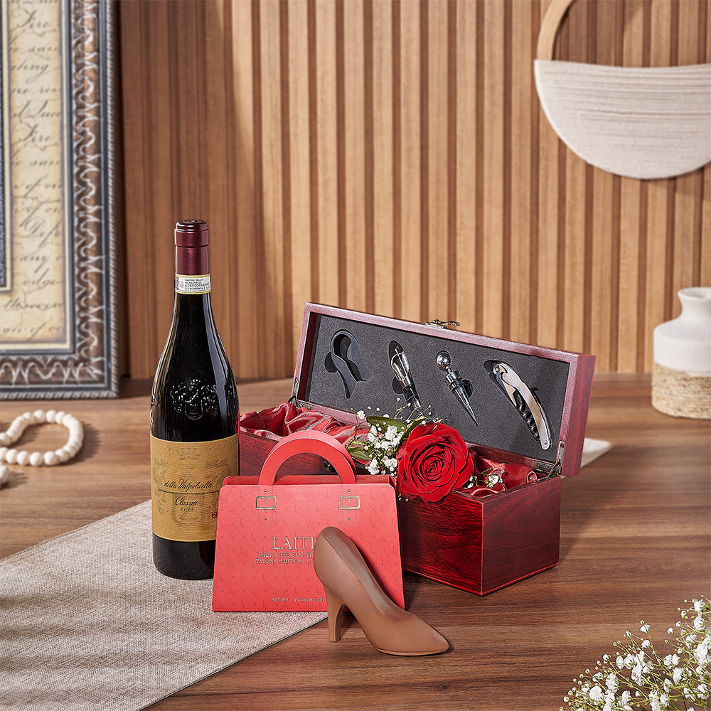 Wine and Single Red Rose Box – how the gift is presented