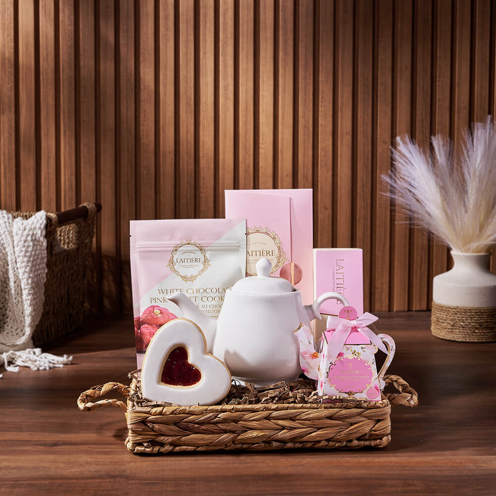 Macarons and Tea Pot Gift Basket – how the gift is presented
