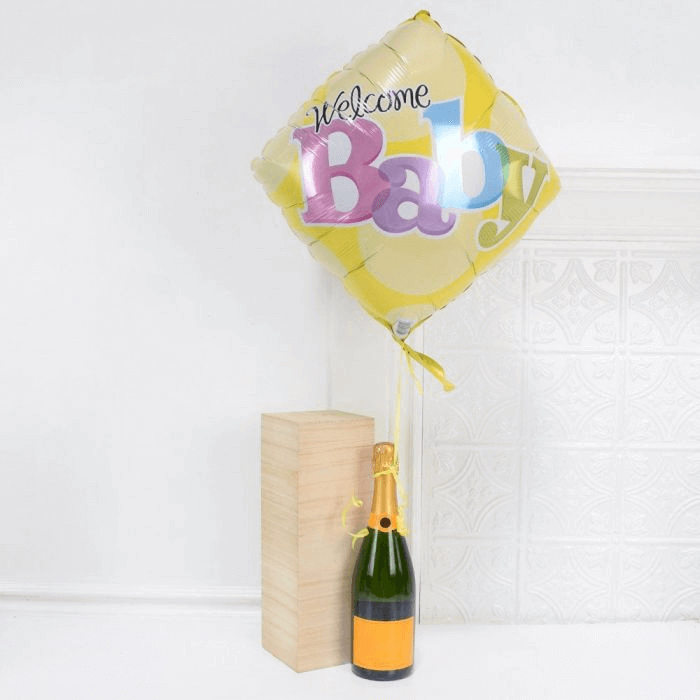 Sparkling Champagne Gift Box with Welcome Baby Balloon – how the gift is presented