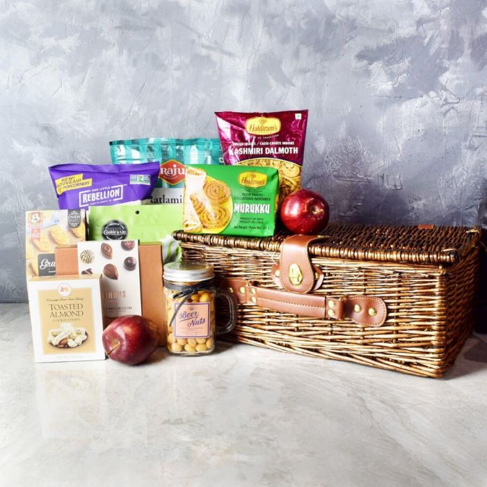 Diwali Gourmet Snack Basket – how the gift is presented