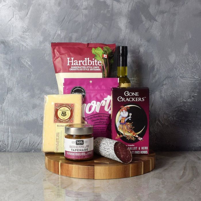 Deluxe Gourmet Snack Basket Featuring Hardbite, BellaVitano, and More – how the gift is presented