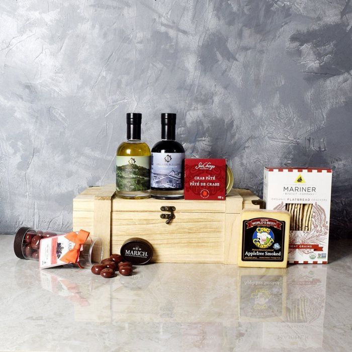 Classic Wooden Crate Gourmet Snack Collection – how the gift is presented