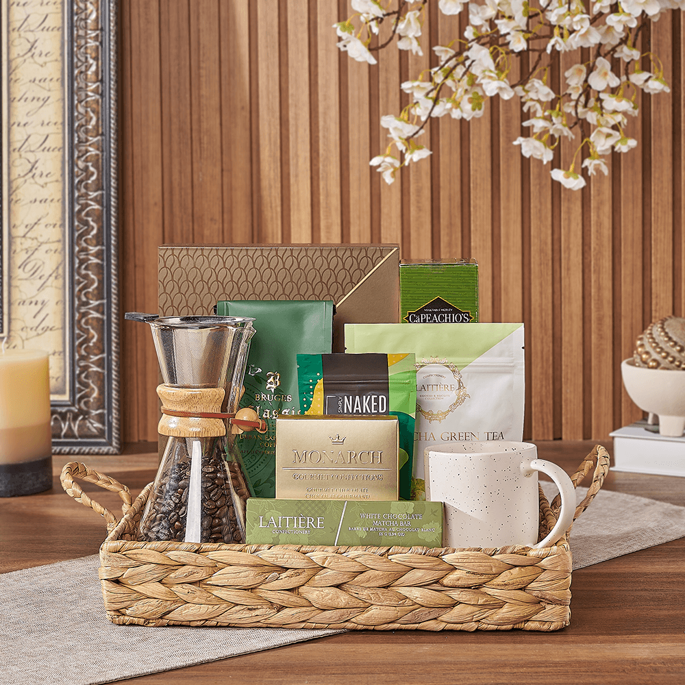 Halal Woven Tray Snack Gift – how the gift is presented