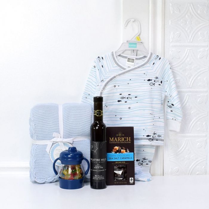 Premium Wine with Dark Chocolate Sea Salt Caramels Gift Basket – how the gift is presented