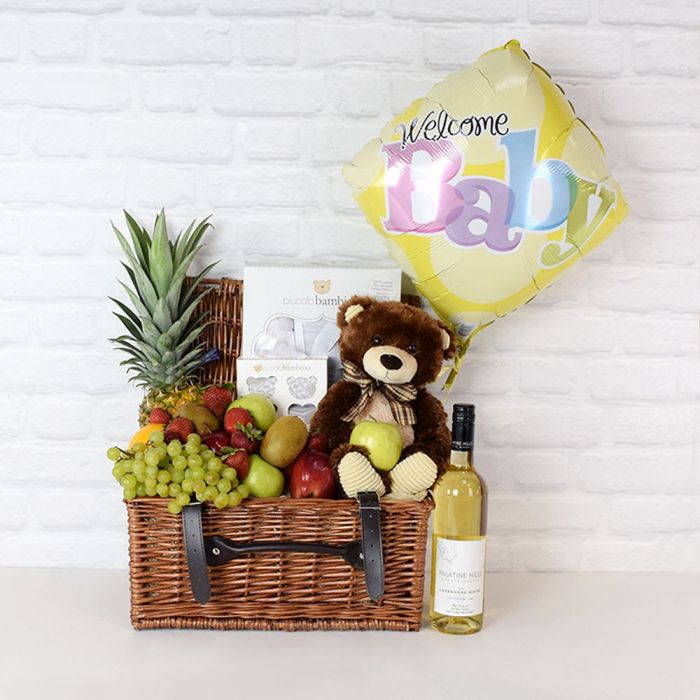 Newborn Welcome Basket with Wine – how the gift is presented
