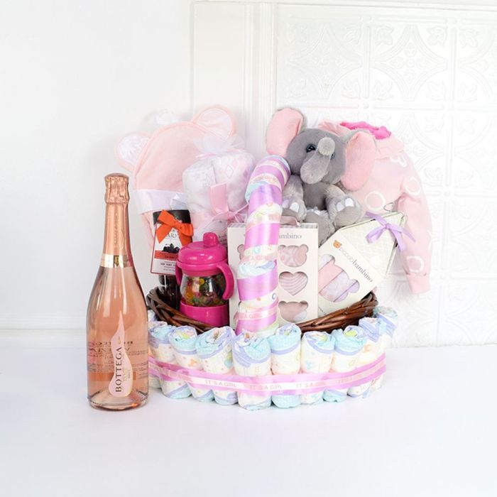 Diapers and Champagne Gift Basket – how the gift is presented