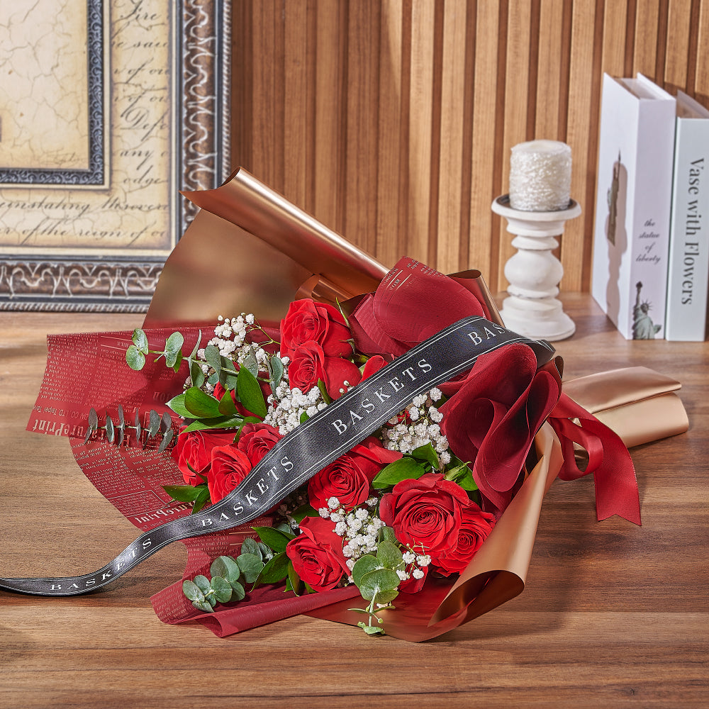 Elegant Valentine's Day Red Rose Floral Wrap Bouquet – how the gift is presented