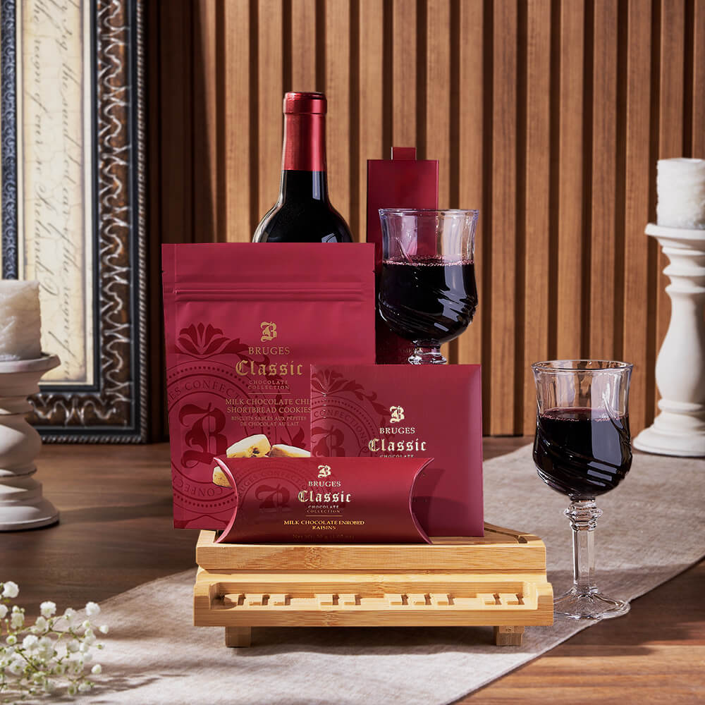 Wine and Bruges Chocolate Cheese Set – how the gift is presented