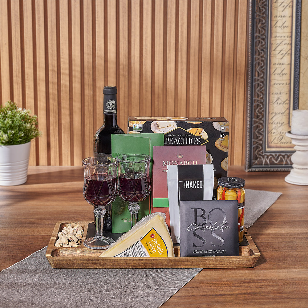 Kosher Wine with Acacia Board – how the gift is presented